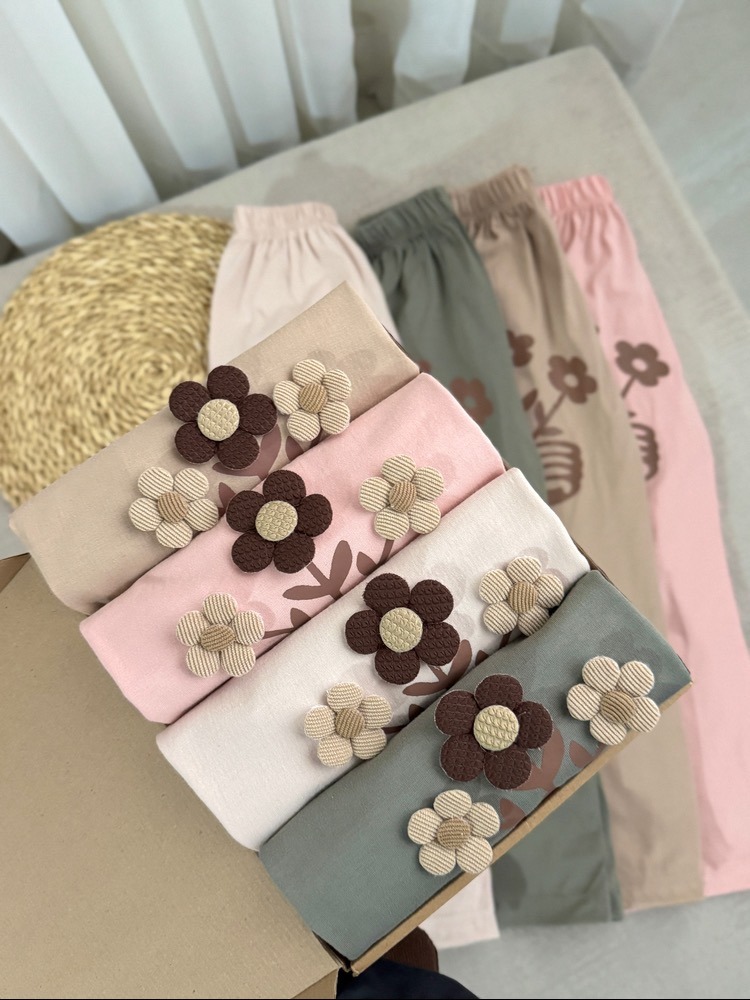 عکس کراپ با شلوار گل - شماره 2